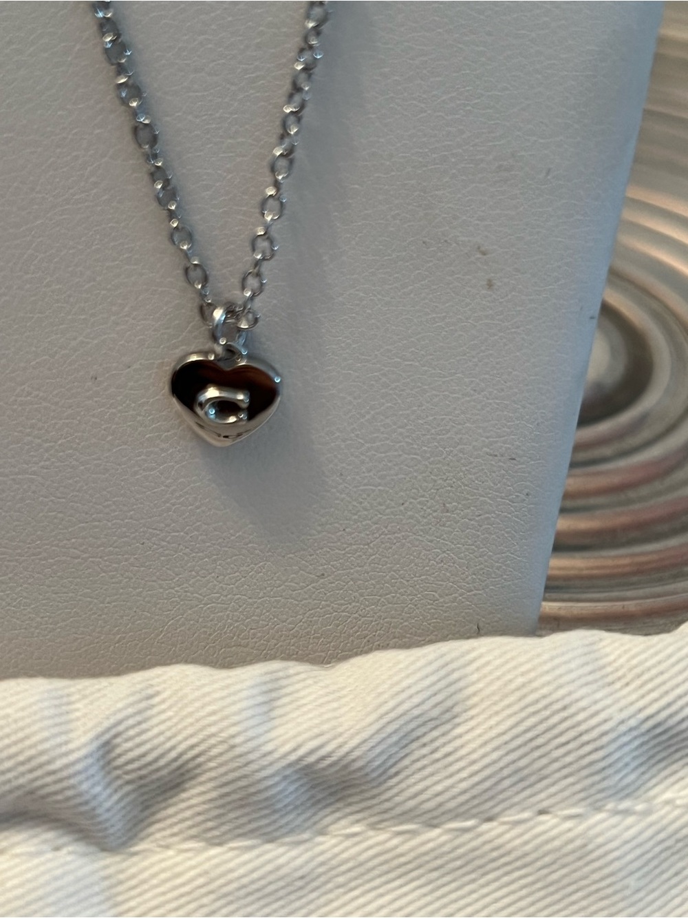 Coach Silver Heart Pendant Necklace with Signature hangtag, care card and dusty. - Picture 2 of 10